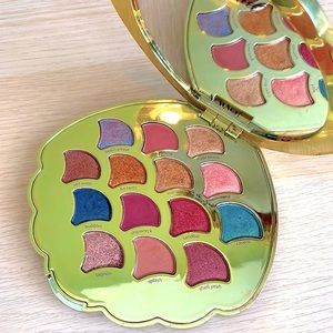 Brand new tarte mermaid eyeshadow